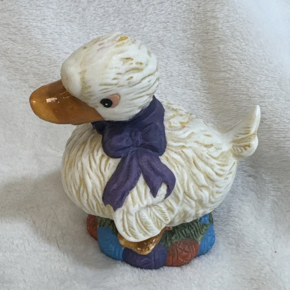 Vintage Duck Figurines Set of 2 Yarn Ball Base‎ Home Decor Shelf Display